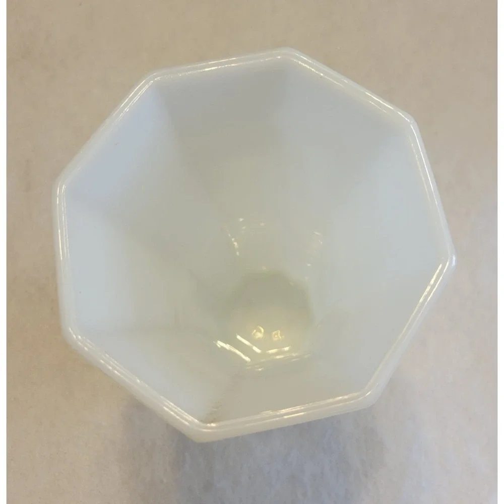 vtg White Milk Glass Vase Grape Vine‎ Anchor Hocking Pedestal Farmhouse Decor